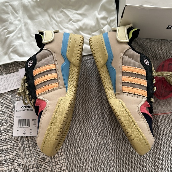 Adidas BAD BUNNY FORUM PWR SHOES 6.5 - Picture 5 of 11